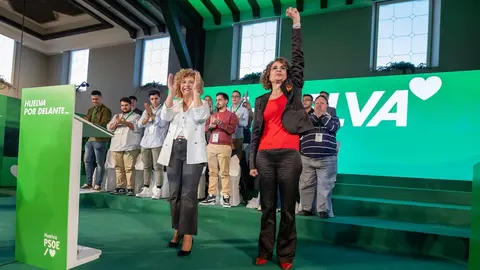 Montero con Lim&oacute;n al comienzo del c&oacute;nclave