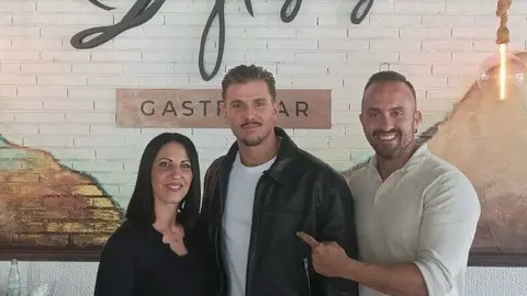 Tadeo de la Isla de las tentaciones en Iglesias Gastrobar