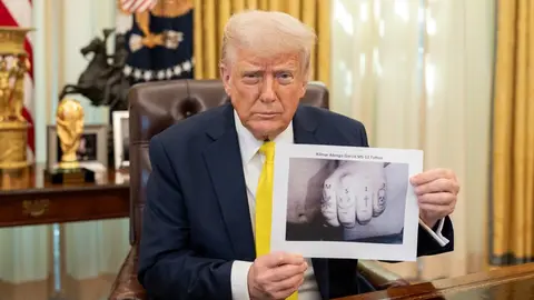 Trump muestra una foto en su cuenta de X