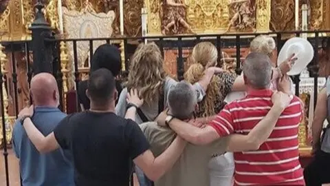 Foto durante los preparativos del Camino de la Prisi&oacute;n de Huelva al Roc&iacute;o
