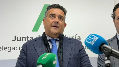 El delegado del Gobierno en Huelva, Jos&eacute; Manuel Correa, durante una comparecencia p&uacute;blica en la delegaci&oacute;n de Huelva (Fotograf&iacute;a/Junta de Andaluc&iacute;a).