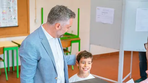 Pedro Nuno, candidato socialista, votando