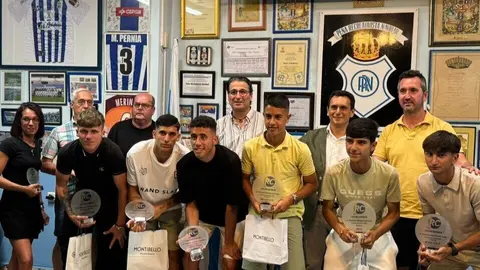 Premios Recrecantera en la Pe&ntilde;a de la Navidad. Fuente: Recreativo de Huelva