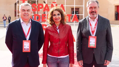 Montero junto a Cerd&aacute;n y Espadas en Sevilla