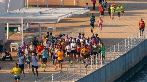 Pitufollow corriendo en Huelva. Fuente: Facebook Pitufollow