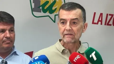 Antonio Ma&iacute;llo en la sede de Izquierda Unida en Huelva. Fuente: Izquierda Unida.