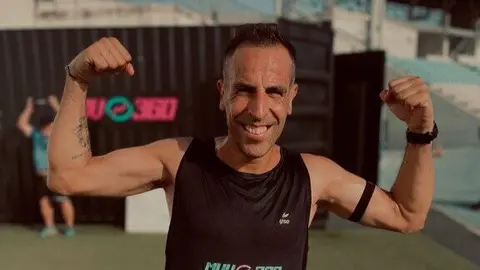 Emilio Mart&iacute;n vuelve a hacer lo que m&aacute;s le gusta. Fuente: Facebook Emilio Mart&iacute;n