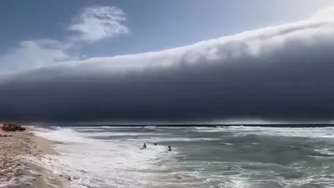 Nube tsunami en Portugal. Fuente: X de Nature is amazing
