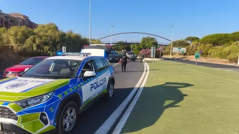 Coche de la Polic&iacute;a Local en Punta Umbr&iacute;a