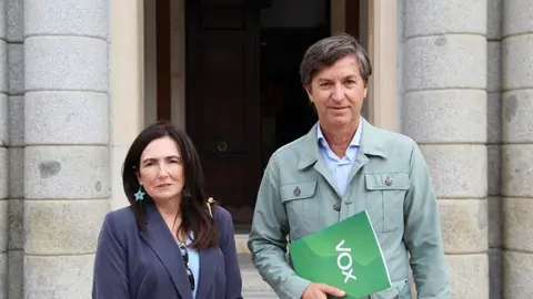 Mar&iacute;a L&oacute;pez y Wenceslao Font. Fuente: VOX Huelva.