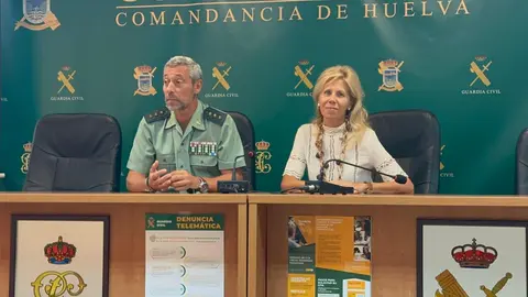 La subdelegada del Gobierno en Huelva presenta el nuevo sistema de denuncia telem&aacute;tica implantado por la Guardia Civil. Fuente: Guardia Civil