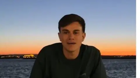 &Aacute;ngel Revuelta en el v&iacute;deo de Ayamonte. Fuente: Instagram &Aacute;ngel Revuelta