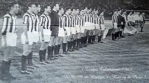 Celebraci&oacute;n del primer Trofeo Colombino. Fuente: X Recreativo de Huelva