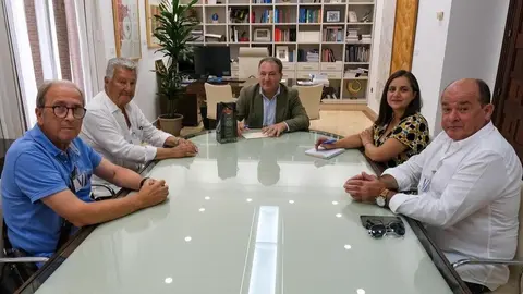 a Diputaci&oacute;n de Huelva recibe al nuevo Consejo Rector de la Cooperativa Olibeas. Fuente: Diputaci&oacute;n de Huelva