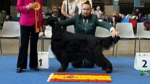 Javi Beltr&aacute;n junto a su perro se proclaman campeones del mundo. Fuente: Ayto. Lucena del Puerto