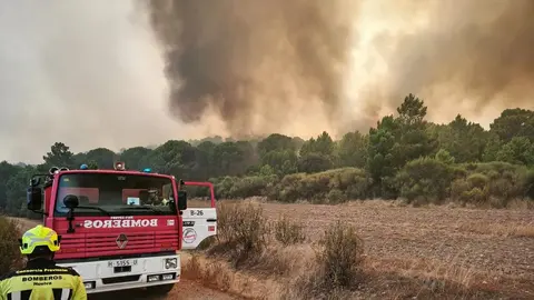 Incendio en el t&eacute;rmino municipal de Aroche