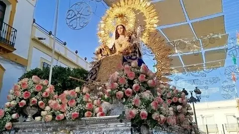 Virgen de Clarines de Beas en el recorrido de hoy 14 de agosto