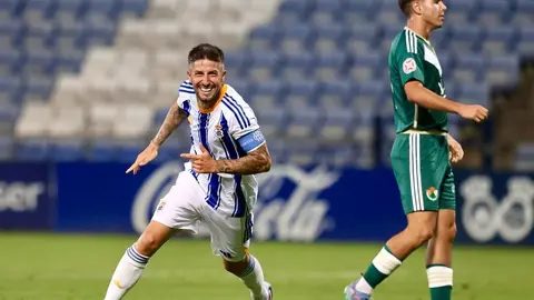 Antonio Dom&iacute;nguez celebrando su gol. Fuente: Alberto D&iacute;az