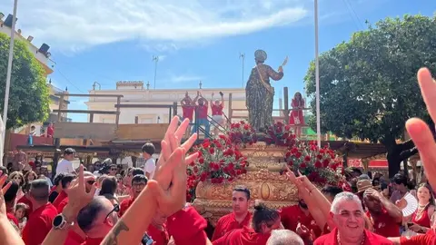 San Bartolom&eacute; por las calles de Beas. Fuente: Ayto. Beas