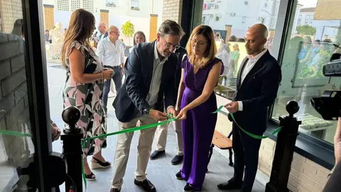 El Colegio Ntra. Sra. del Carmen inaugura su nuevo edificio de Infantil y una escultura de Santa Joaquina de Vedruna.