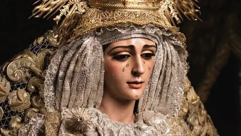 La Virgen de la Victoria ya luce se encuentra en su palio para la Magna Mariana. Fuente: Facebook Hermandad de la Victoria