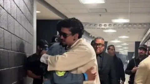 Jes&uacute;s Rivas con el famoso artista puertorrique&ntilde;o, Bad Bunny. Fuente: Tiktok de Jes&uacute;s Rivas