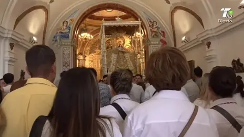 La Virgen de Montemayor a la espera de llegar a su parroquia