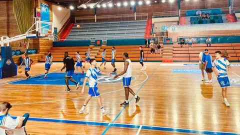 Huelva Comercio en un partido de pretemporada. Fuente: X Huelva Comercio