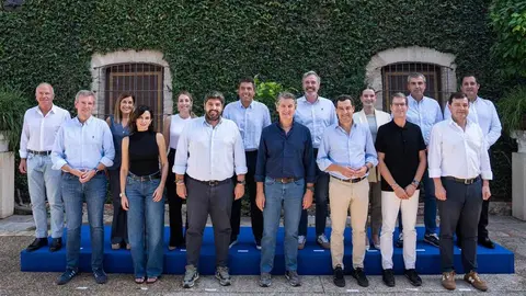 Feij&oacute;o posa con presidentes auton&oacute;micos del PP
