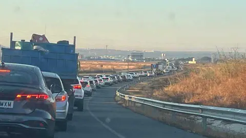 Retenciones en la N435, altura de San Juan del Puerto. Fuente: Sergio Garrido