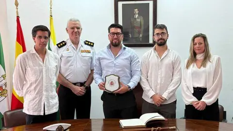Visita del Subdelegado de Defensa a Higuera de la Sierra. Fuente: Ayto. Higuera