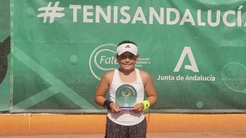 Laura Mac&iacute;as Medina se ha proclamado campeona de Andaluc&iacute;a Sub-9 en el torneo disputado este fin de semana en C&oacute;rdoba. Fuente: RCR Tenis Huelva