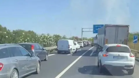 Retenciones por el incendio junto a la A-49