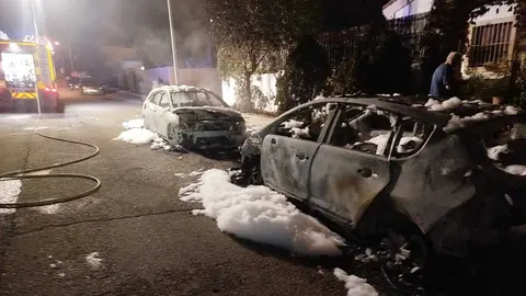 Dos coches afectados por los incendios