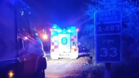 Accidente en la A-483, tras la salida de la carretera de un veh&iacute;culo. Fuente: Sab bomberos Huelva