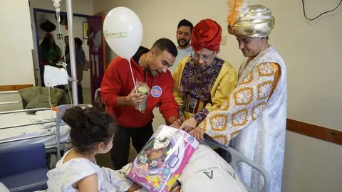 Visita del cartero real al Hospital Juan Ram&oacute;n Jim&eacute;nez