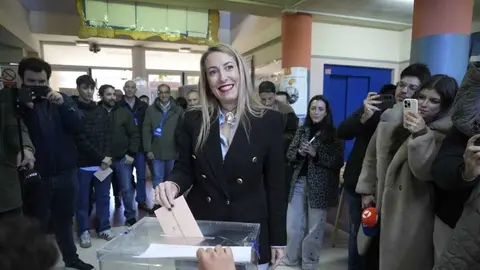 Guardiola ejerciendo su derecho al voto