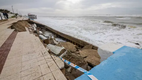 Paseo mar&iacute;timo de Matalasca&ntilde;as. Fuente: Alberto D&iacute;az