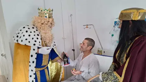 Los Reyes Magos visitan el Hospital Infanta Elena