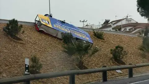 Carteles de supermercados tras el paso de la borrasca Kristin en Palos