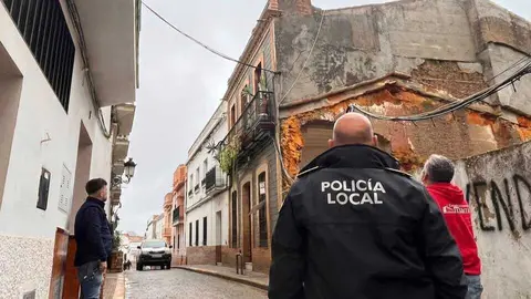 La Polic&iacute;a Local estuvo presente en la zona. Fuente: Ayto. Valverde