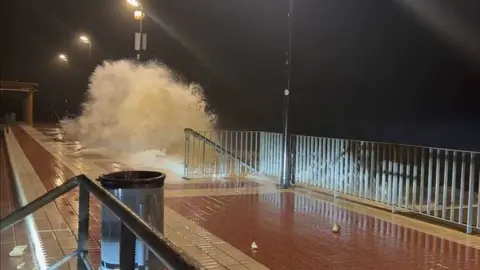 Isla Cristina esta pasada noche. Fuente: Facebook Ayto. Isla Cristina