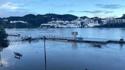 As&iacute; estaba Sanl&uacute;car de Guadiana la semana pasada  durante el temporal. Fuente: Ayuntamiento de Sanl&uacute;car del Guadiana