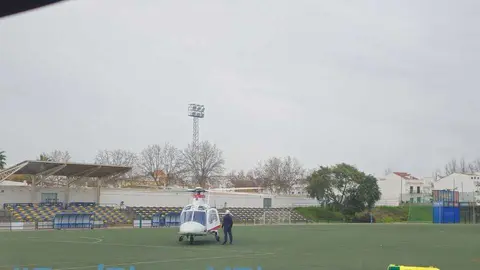 Helic&oacute;ptero en Moguer. Fuente: Facebook DCCU M&oacute;vil Condado Campi&ntilde;a -Equipo Delta-