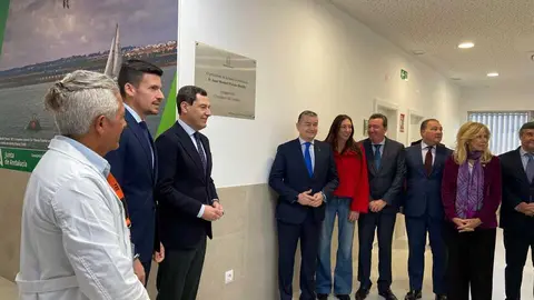 Juanma Moreno presente en la inauguraci&oacute;n del centro de salud de Corrales
