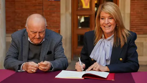 Presentaci&oacute;n oficial de la Federaci&oacute;n de Asociaciones de Vecinos &lsquo;Onuba 25&rsquo;. Fuente: Facebook Ayuntamiento de Huelva