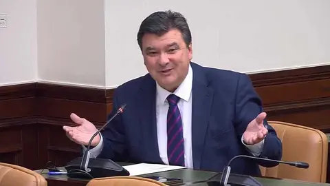 Gabriel Cruz niega que Huelva necesite una biblioteca estatal