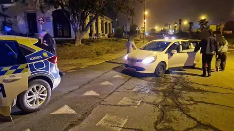 Actuaci&oacute;n policial en Matalasca&ntilde;as. Fuente: Facebook Polic&iacute;a Local de Almonte