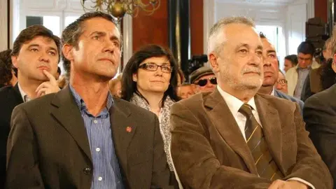 Puente junto al expresidente de la Junta Jos&eacute; Antonio Gri&ntilde;&aacute;n