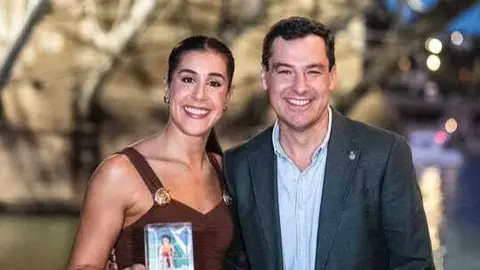 Juanma Moreno con Carolina Mar&iacute;n. Fuente: Fuente: Facebook Juanma Moreno